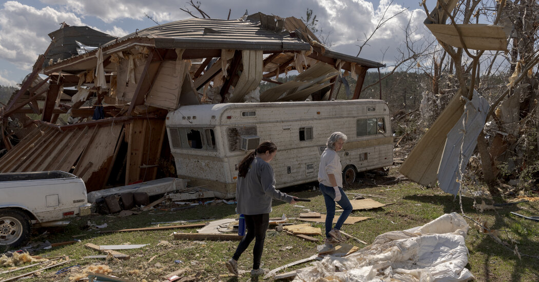 Scenes From Eight States Battered by Weekend Storms - The New York Times