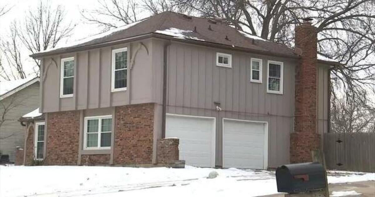 2 men charged over a year after 3 Kansas City Chiefs fans were found dead - CBS News