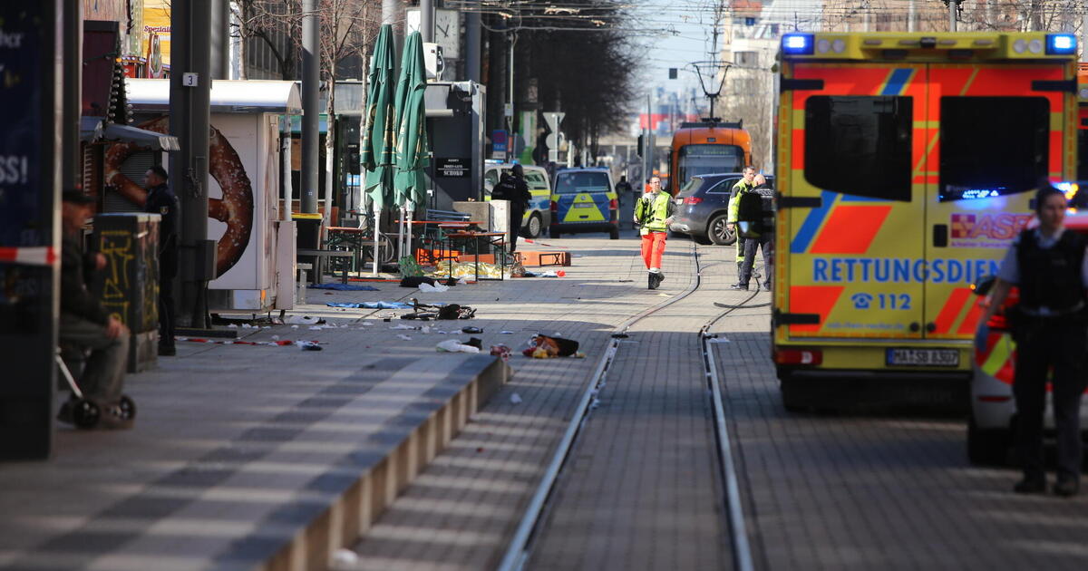 Vehicle rams into crowd in Mannheim, Germany, killing at least 2 and leaving others wounded - CBS News