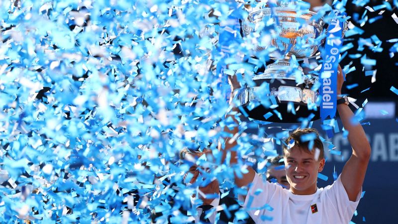 Holger Rune stuns Carlos Alcaraz to win Barcelona Open and end two-year trophy drought | CNN