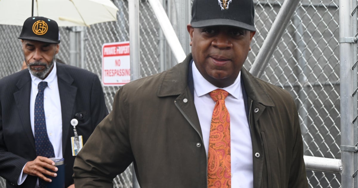 Newark, N.J. Mayor Ras Baraka arrested at ICE facility - CBS News