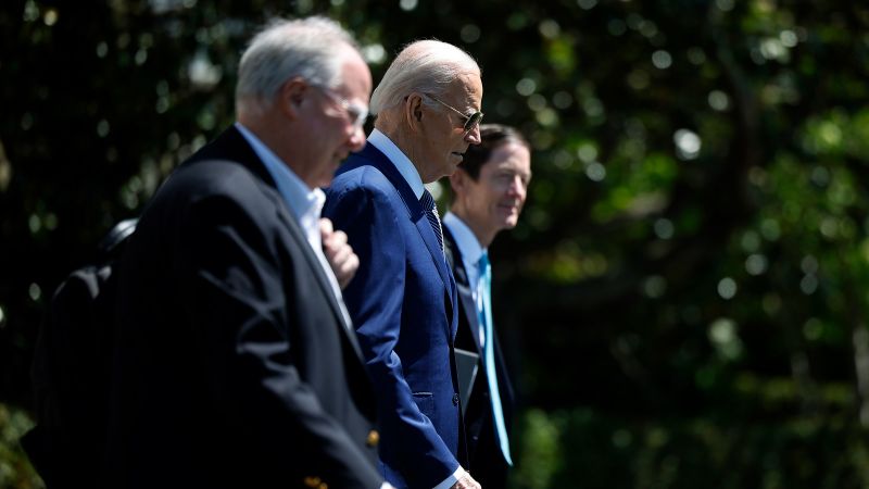 Democrats were shocked at Biden’s decline but stayed quiet, according to new book | CNN Politics