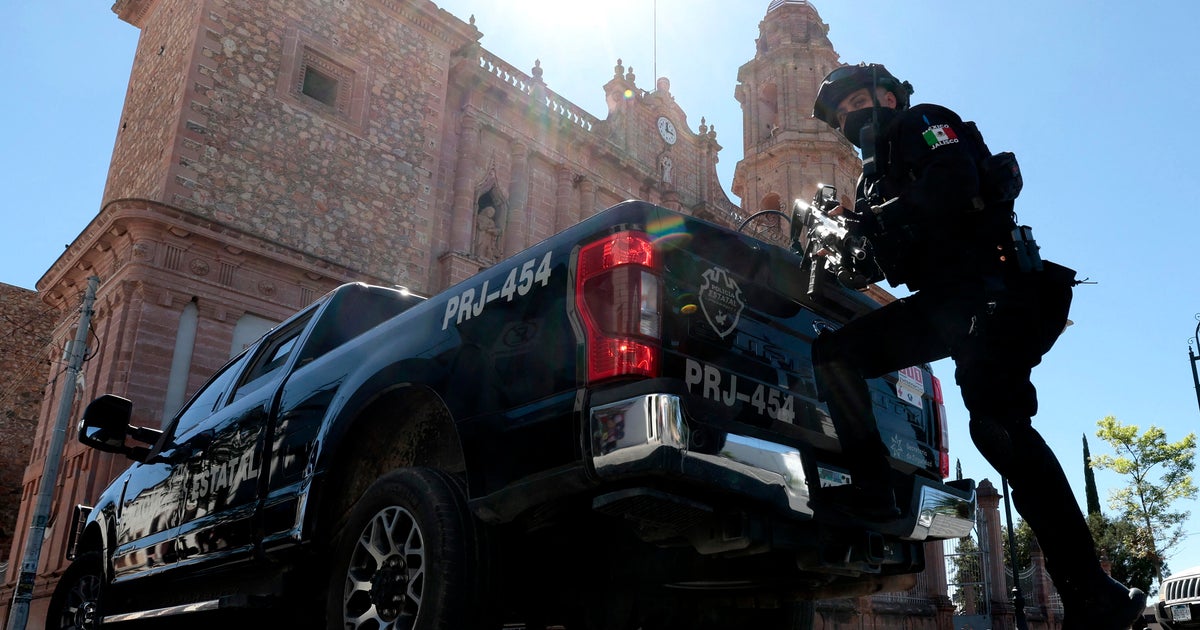 Politician shot and killed while dining at restaurant in Mexico - CBS News