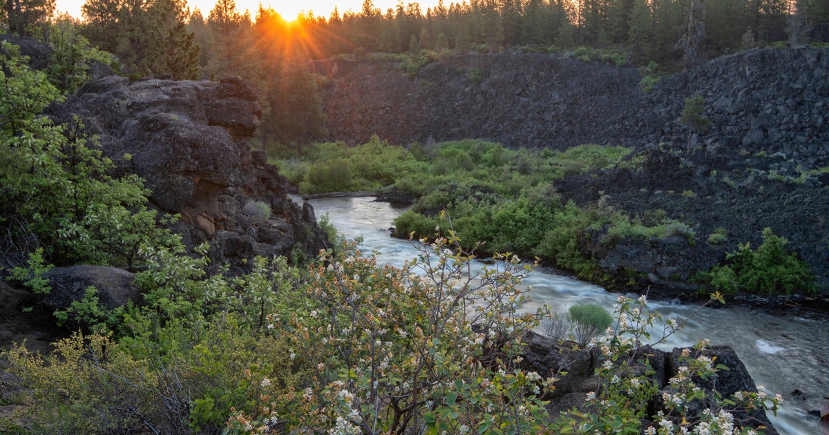 1 dead, 2 missing after being swept down Oregon waterfall - CBS News