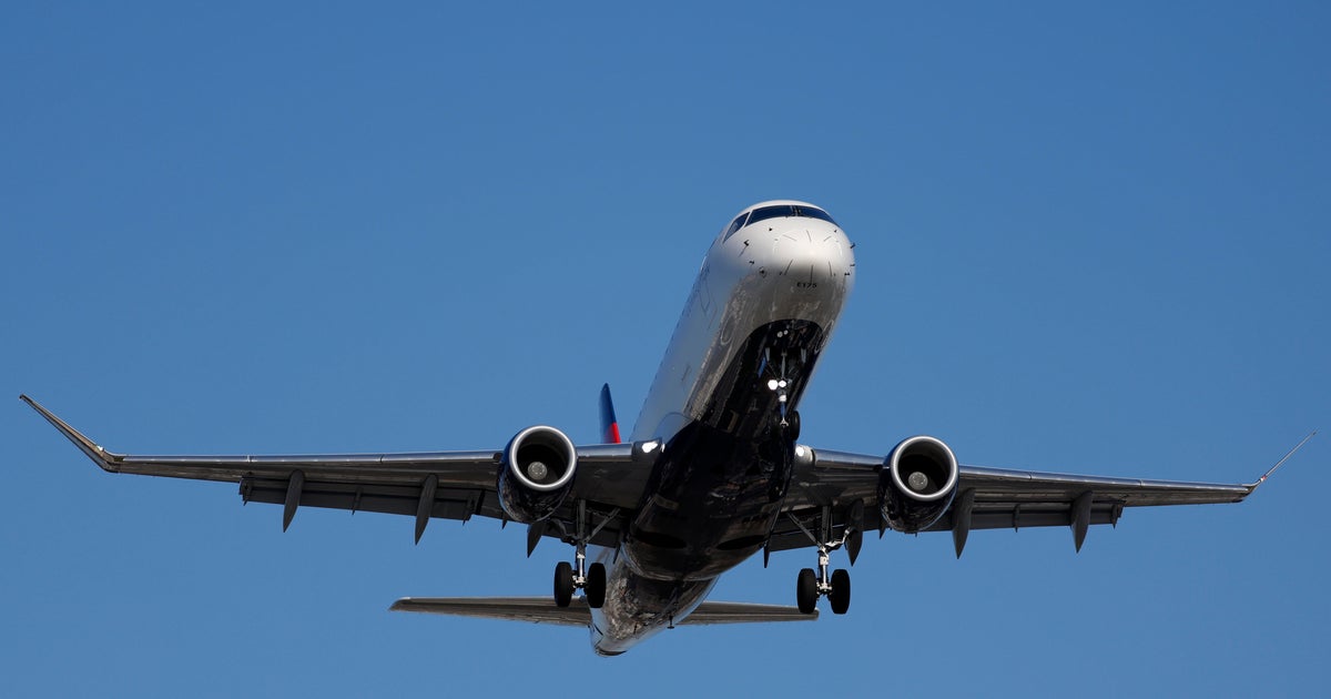 SkyWest flight does