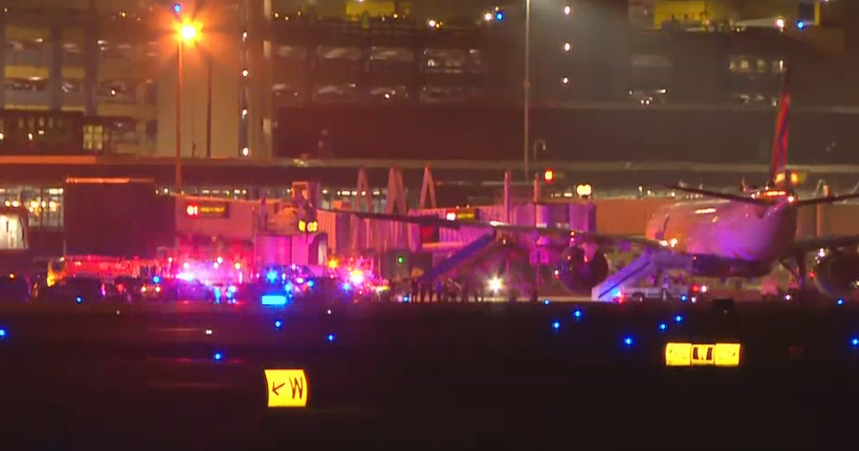 25 passengers hospitalized after turbulence diverts Delta flight to Minneapolis-St. Paul International Airport - CBS Minnesota