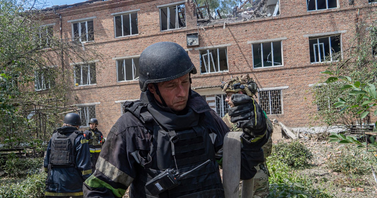 Russia and Ukraine trade aerial attacks, killing 4 - CBS News
