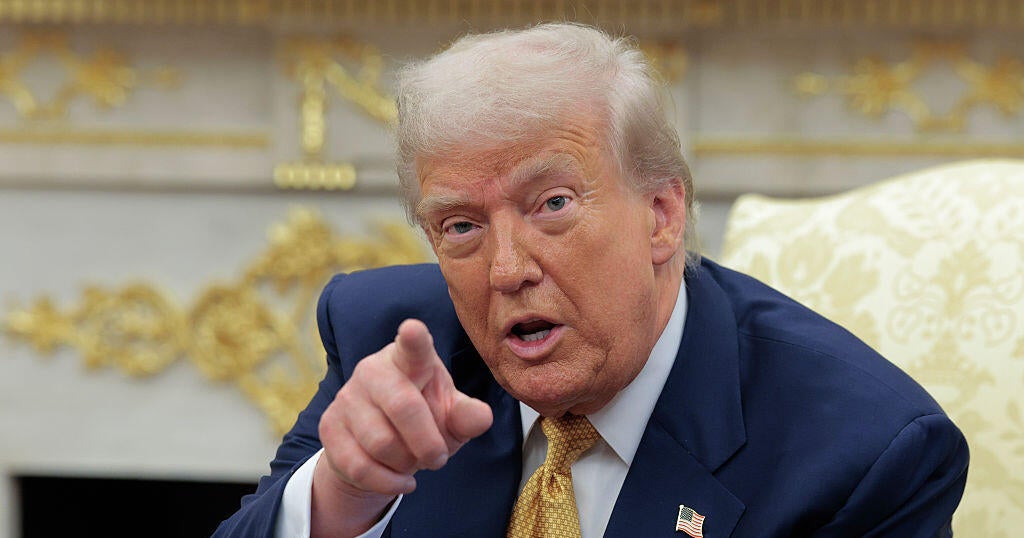 Trump says 2 nuclear subs to be positioned in