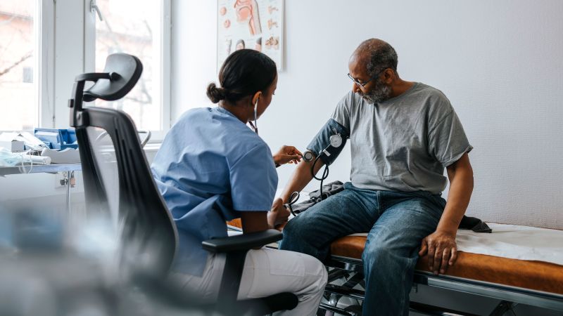 New blood pressure guidelines recommend skipping alcohol and an earlier start to treatment | CNN