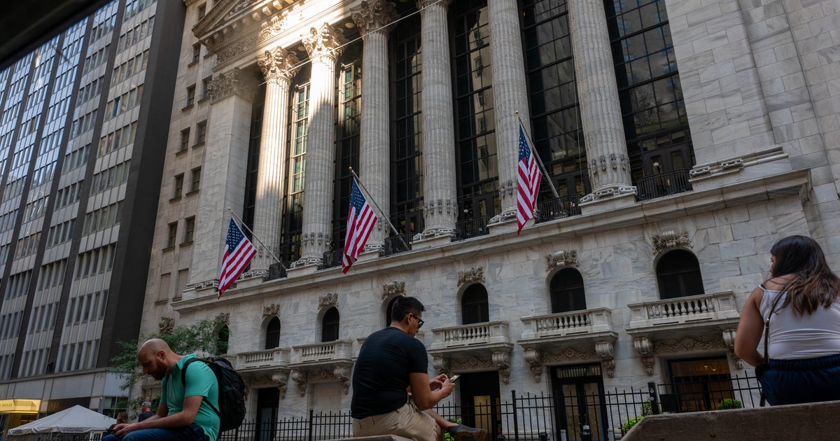 Dow falls over 500 points as investors digest hiring slowdown and new U.S. tariffs - CBS News