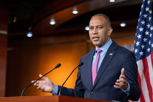 Jeffries Vows Anyone Involved in Comey Indictment 'Will Face Accountability'