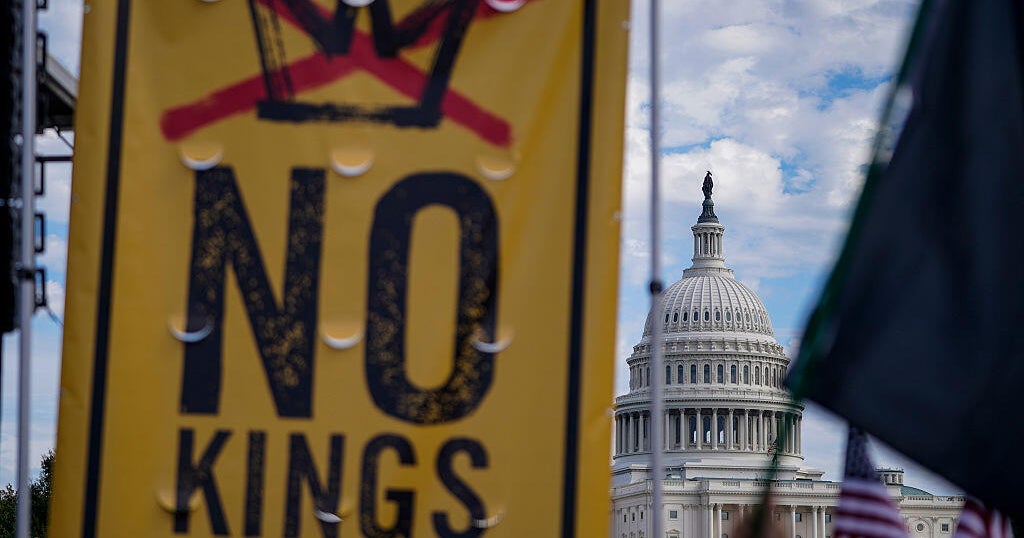 Crowds gather at anti-Trump