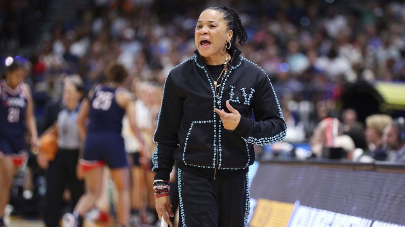 Dawn Staley: South Carolina women’s basketball coach says there won’t be a female NBA head coach in her lifetime | CNN
