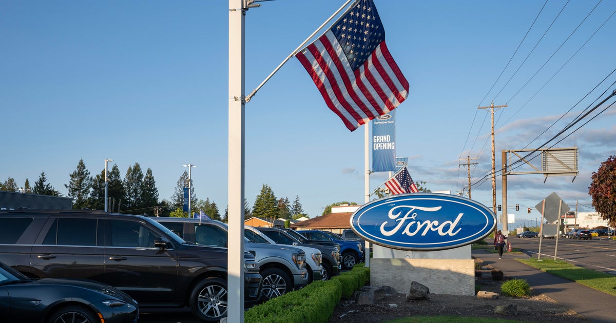 Ford recalling 1.4 million vehicles over faulty rearview camera - CBS News