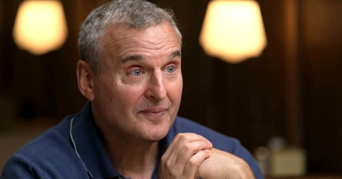 Phil Rosenthal serves up comfort food and memories at Max and Helen's - CBS News