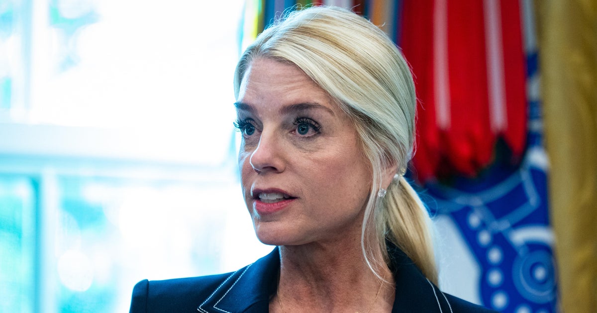 Minnesota man arrested for threatening Pam Bondi in alleged