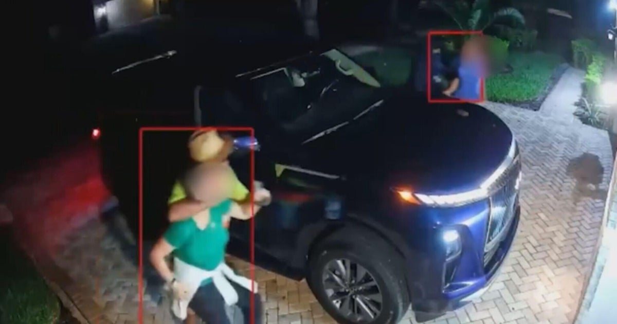 Armed suspects used AirTag to track victims in Florida home invasion, deputies say - CBS News