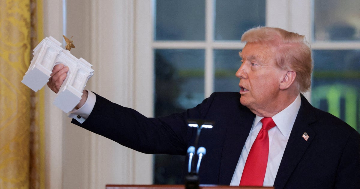 Arc de Trump? President shows off model of Independence Arch, says