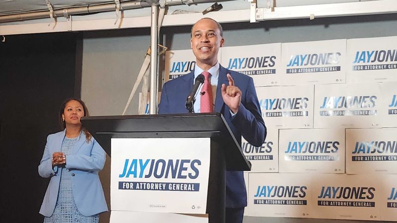 Virginia’s Democratic nominee for attorney general facing pressure over resurfaced text messages | CNN Politics