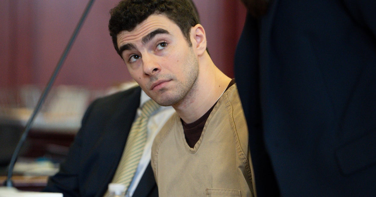 Luigi Mangione's Pennsylvania case effectively on hold after he refuses to appear remotely - CBS New York