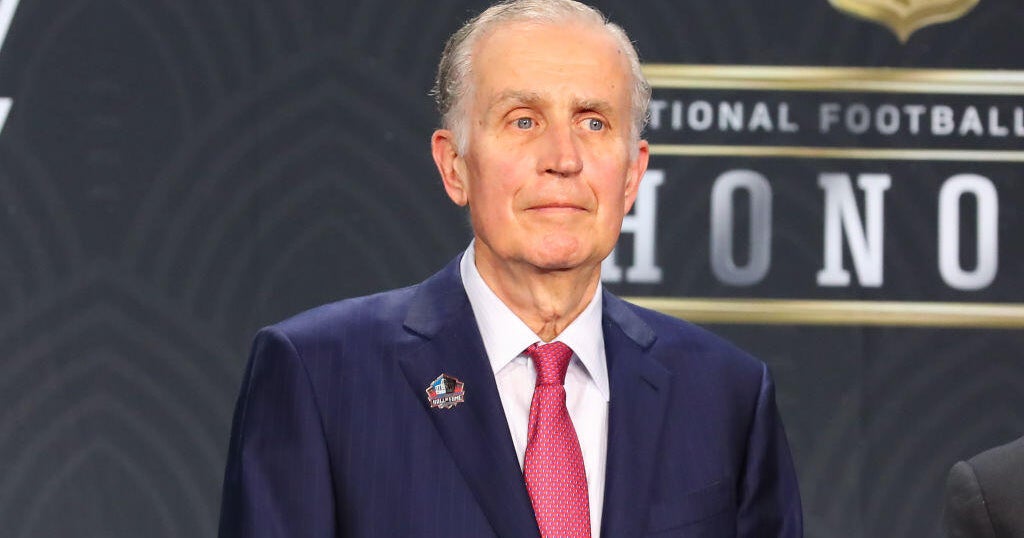 Paul Tagliabue, the NFL commissioner who ran the league for 17 years, dies at 84 - CBS News