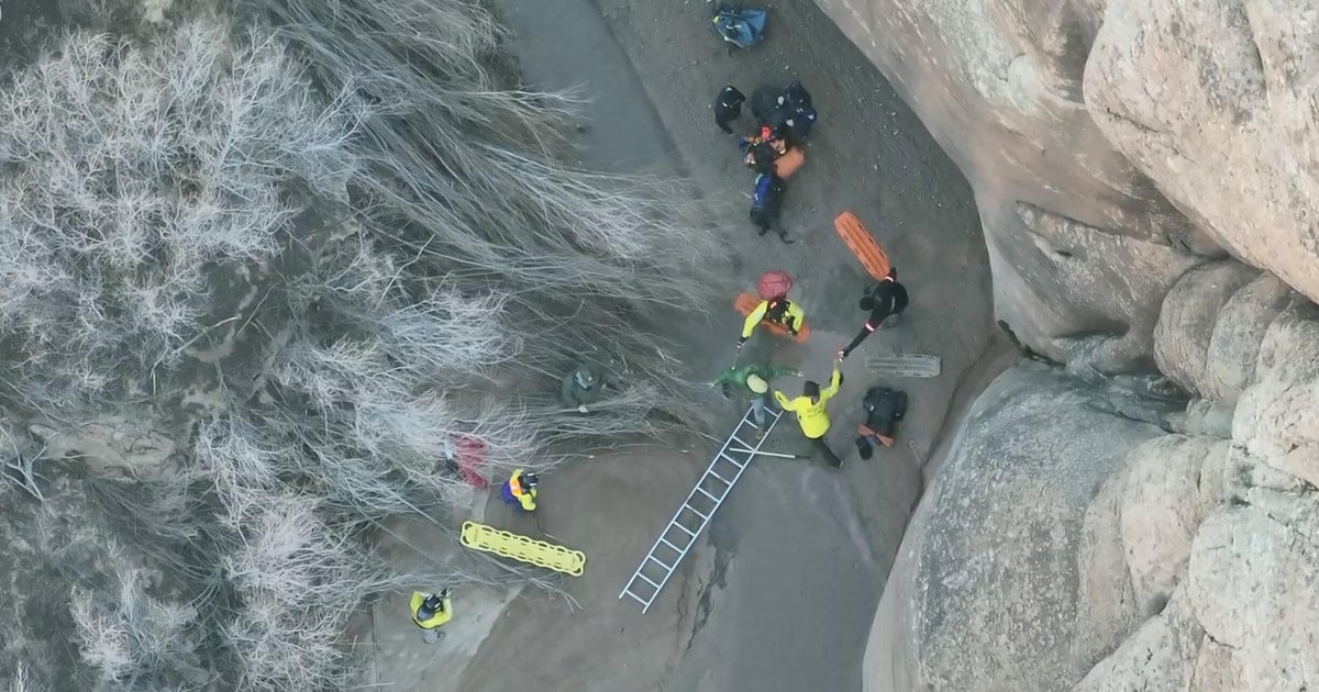 Hiker rescued after being stuck in quicksand for hours amid freezing temps in Utah's Arches National Park - CBS News