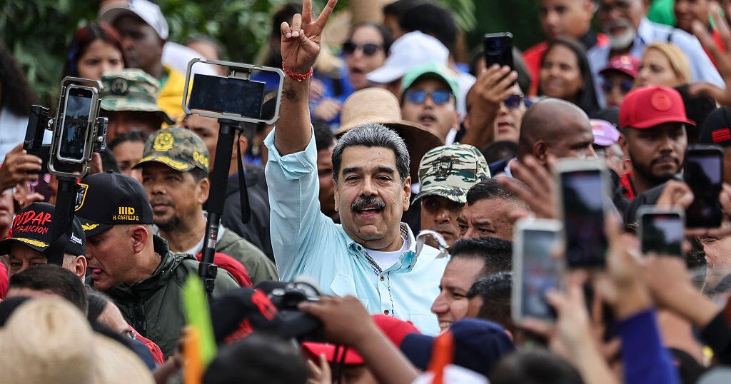 U.S. sanctions 3 of Maduro's nephews, 6 oil tankers as Venezuela pressure campaign builds - CBS News