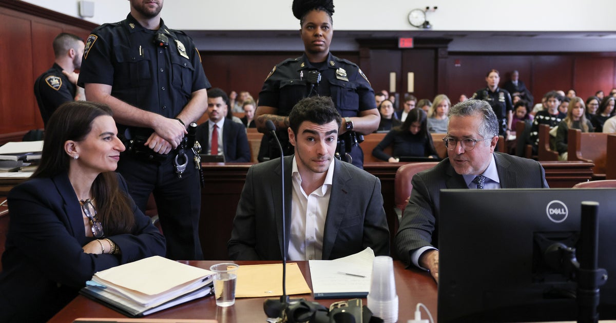 Luigi Mangione returning to court for crucial hearing on what evidence can be admitted at trial - CBS New York