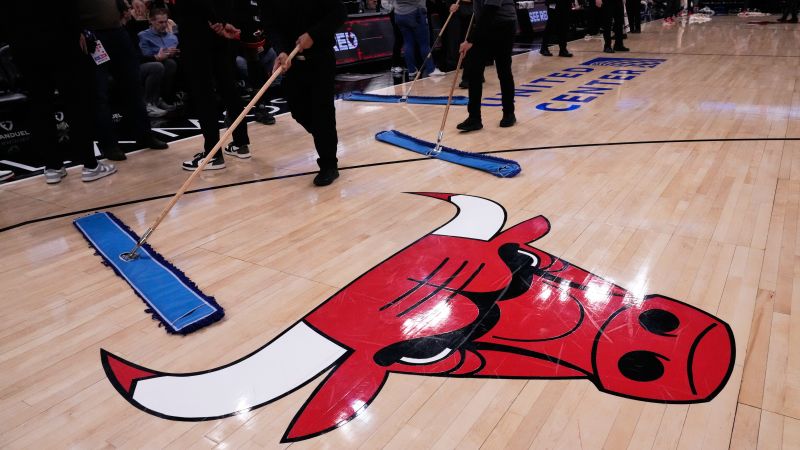 Heat-Bulls game at the United Center postponed due to condensation on the court | CNN