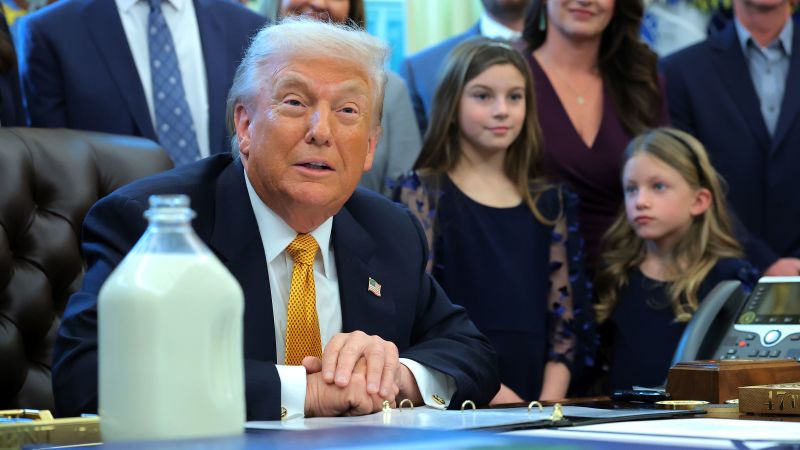 Inside Trump’s ‘crazy world’ of milk bottles, sled dogs and threats to bomb Iran | CNN Politics