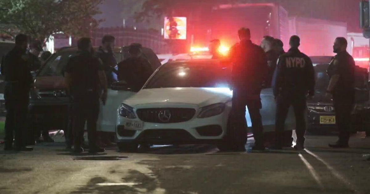 NYPD makes several arrests at overnight car meet-up in the Bronx. Here's how it went down. - CBS New York