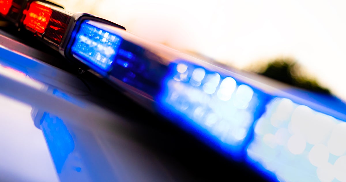 6 bodies found in Union Pacific boxcar in Laredo, Texas, near Mexico, police say - CBS News