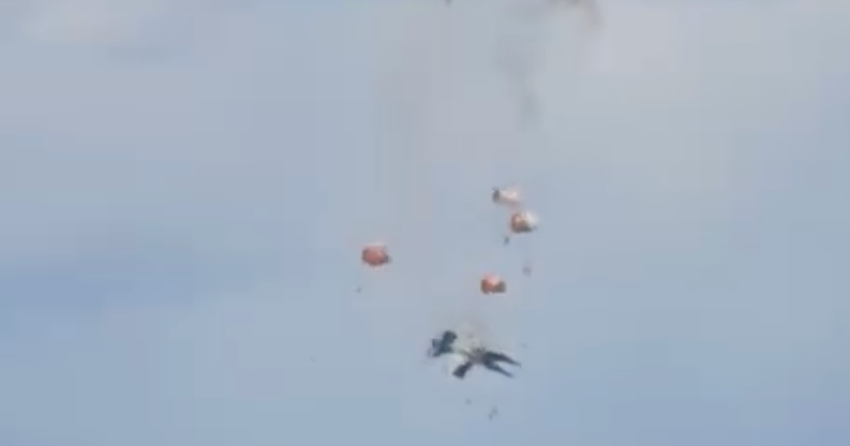 Fighter jets crash in midair during air show at Idaho Air Force base - CBS News