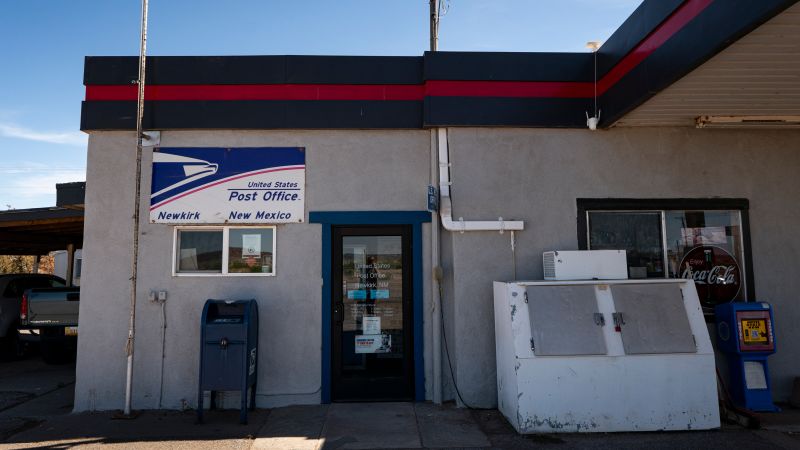 Trump thrusts the Postal Service back into his election fraud crusade | CNN Politics