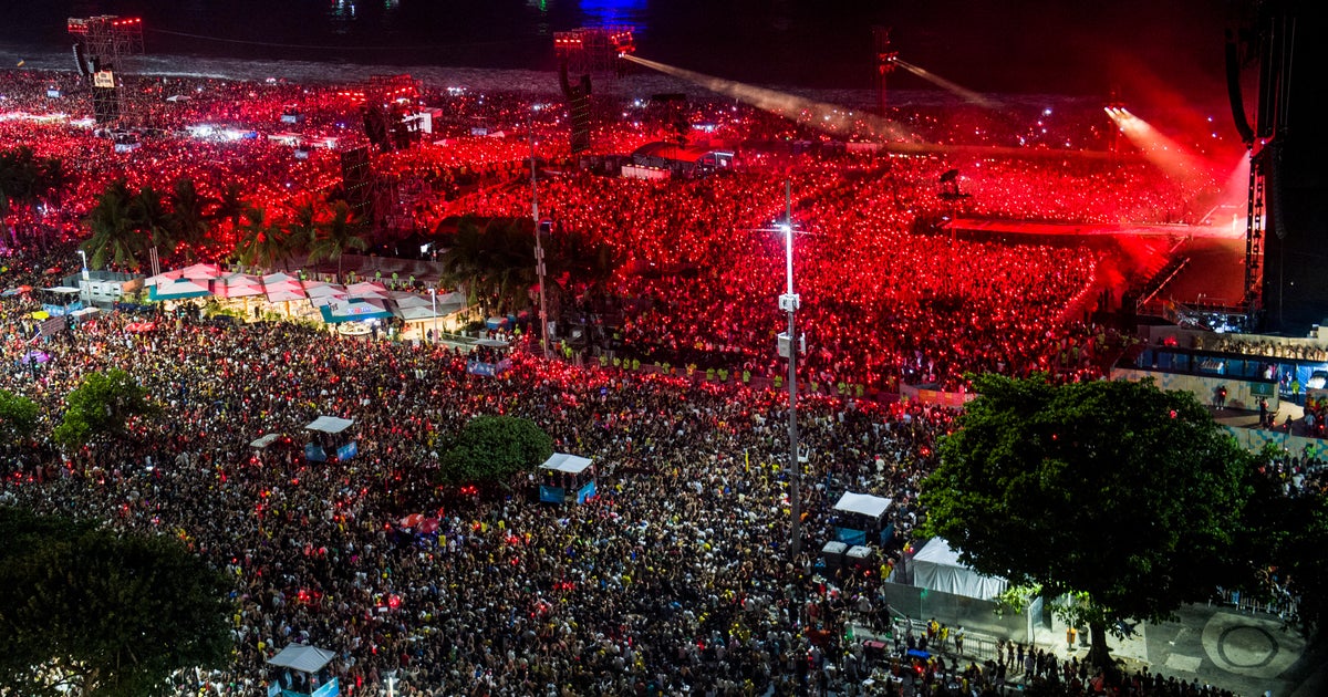 Shakira draws 2 million spectators in free concert on Brazil's Copacabana Beach, mayor says - CBS News