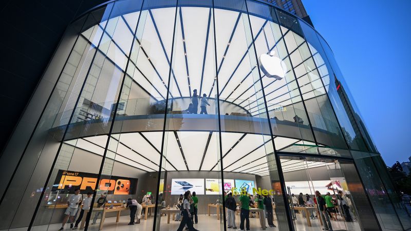 Apple’s new CEO will inherit strong sales and even greater expectations | CNN Business
