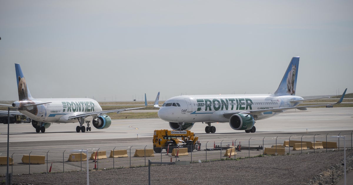 Pedestrian hit by Frontier airplane departing Denver for Los Angeles, flight safely canceled for takeoff - CBS Colorado