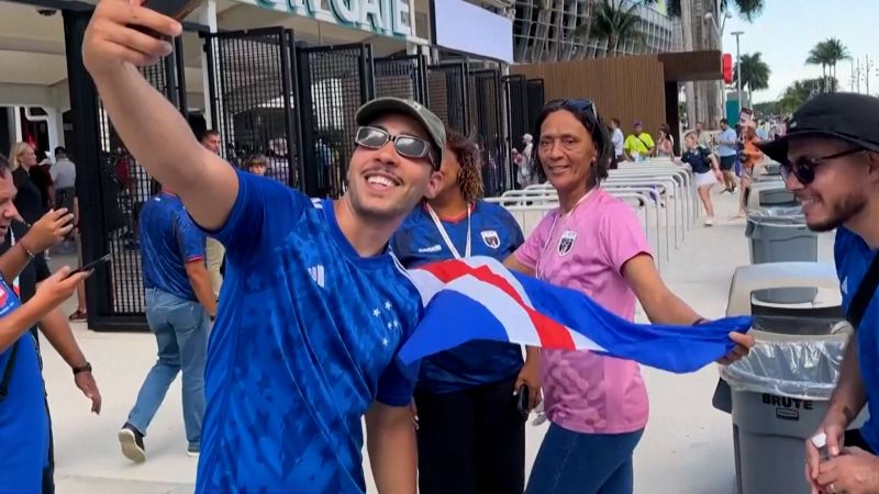 Mom finally sees son play in World Cup | CNN