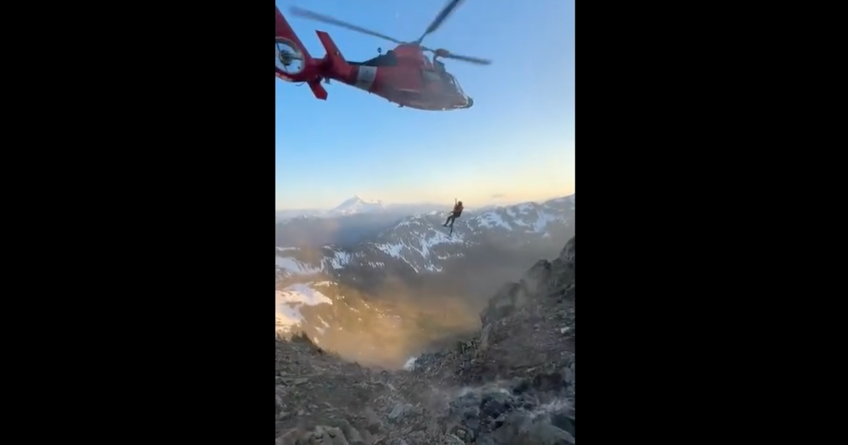 Woman who plunged 120 feet on Washington mountain rescued by helicopter - CBS News