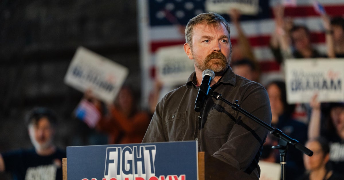 Graham Platner faces another controversy days ahead of Maine Senate primary - CBS News