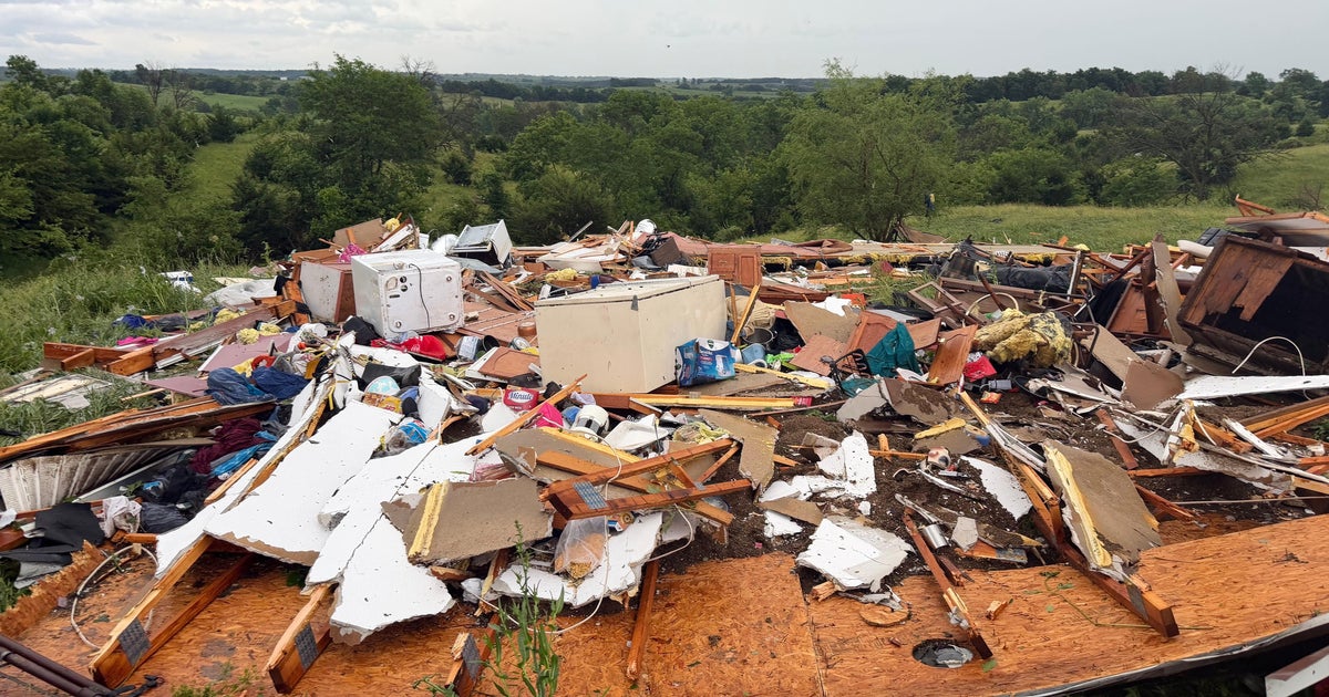 1 killed in Iowa as severe storms, suspected tornadoes slam Midwest - CBS News