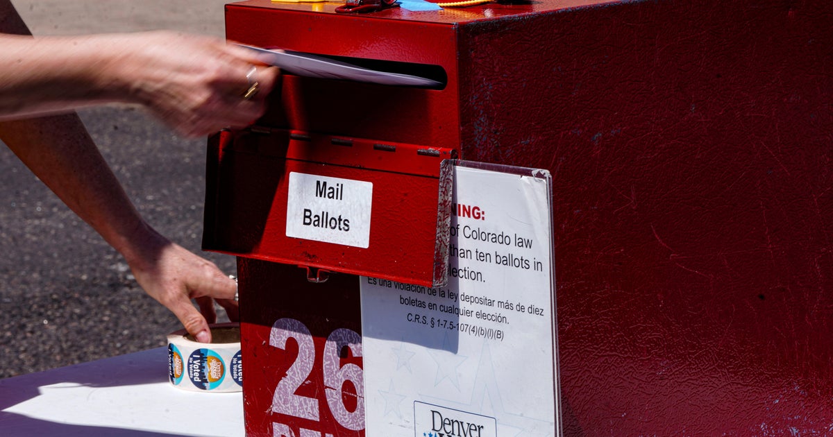 Federal appeals court upholds ruling blocking Trump's order to create federal voter list - CBS News