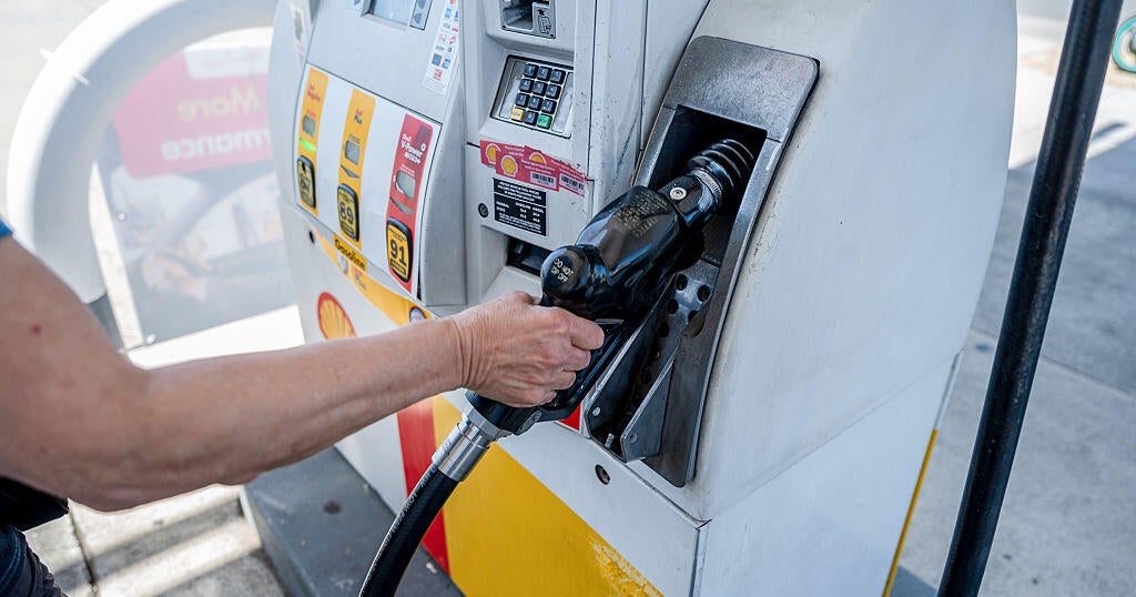 Oil prices tumble as pause in U.S.-Iran fighting sparks market relief - CBS News