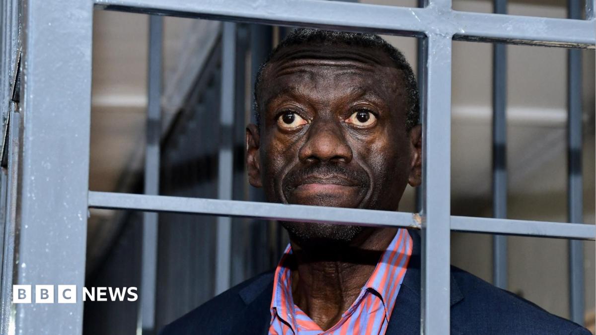 Ugandan opposition leader Kizza Besigye in ICU after collapsing in court, his wife says - BBC News