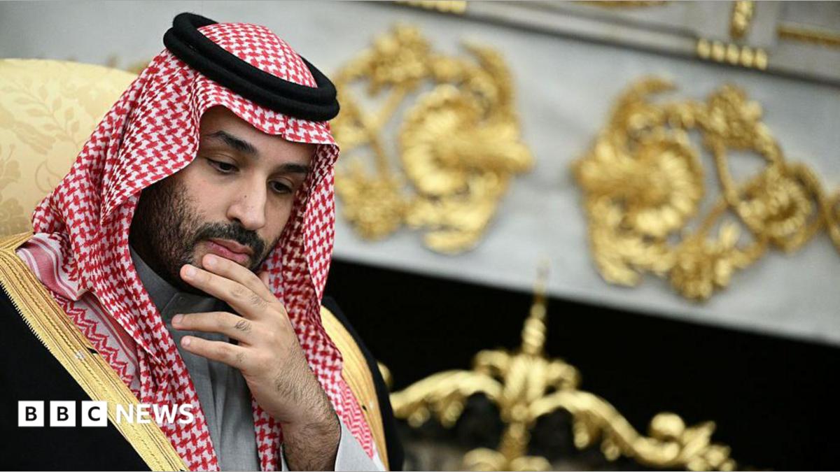 Saudi Arabia's dilemma as it tries to stay out of US-Iran war - BBC News