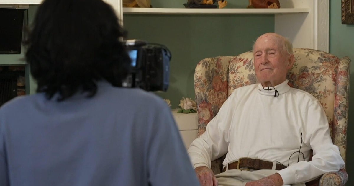 After 10 years and 3,000 interviews, one man's mission to preserve WWII veterans' legacy continues - CBS News