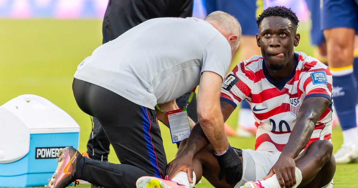 U.S. lead scorer Folarin Balogun will play in World Cup match against Belgium after suspension is lifted - CBS News