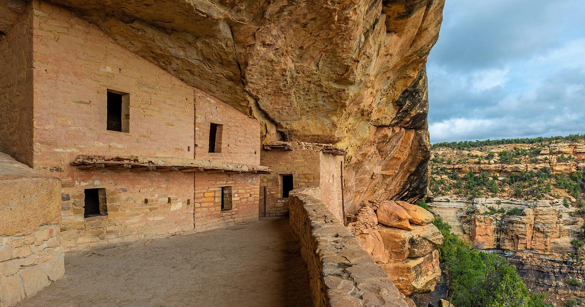 2 cliff dwellings closed to visitors in Mesa Verde National Park in Colorado due to a wildfire - CBS Colorado