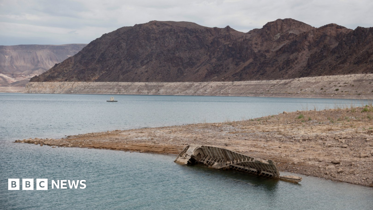 Apparent human remains found in US reservoir as water levels hit record low - BBC News