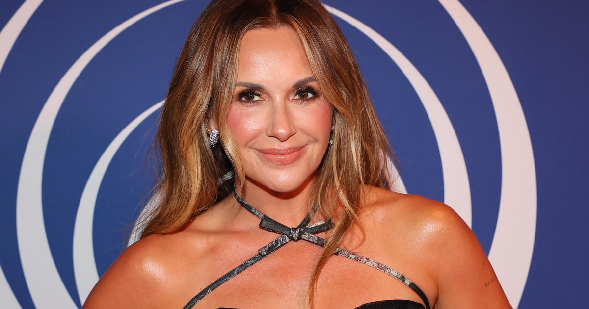 Carly Pearce recalls meeting Dolly Parton at 16: